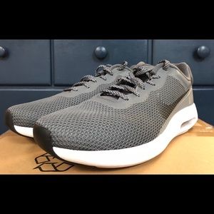 Nike Air Max Modern Essential, Men’s size 10